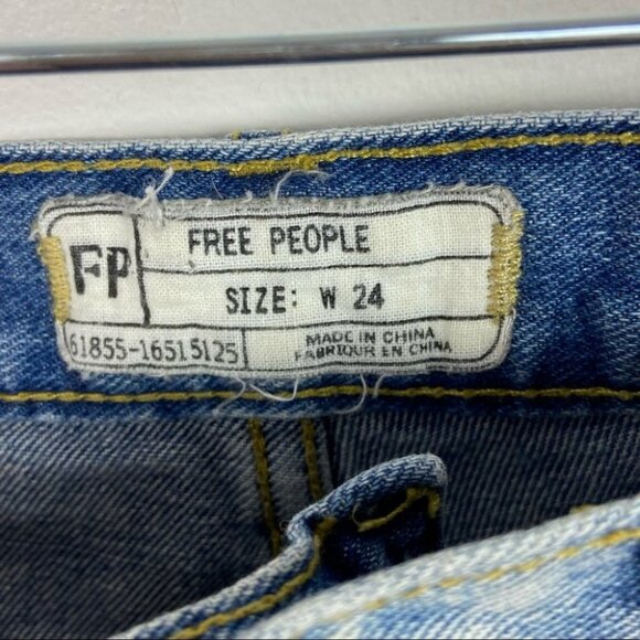 Free People Lace Trim Denim Jean Shorts Size 24 Bohemian Blue Boho Daisy Hippie‎ - Picture 3 of 12